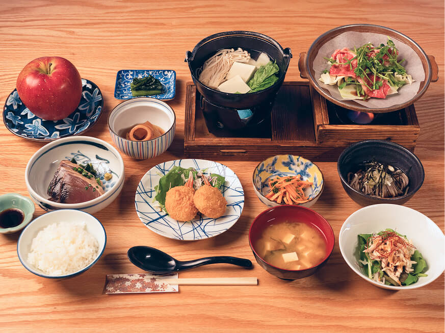 季節の食材を使ったボリューム満点の夕食